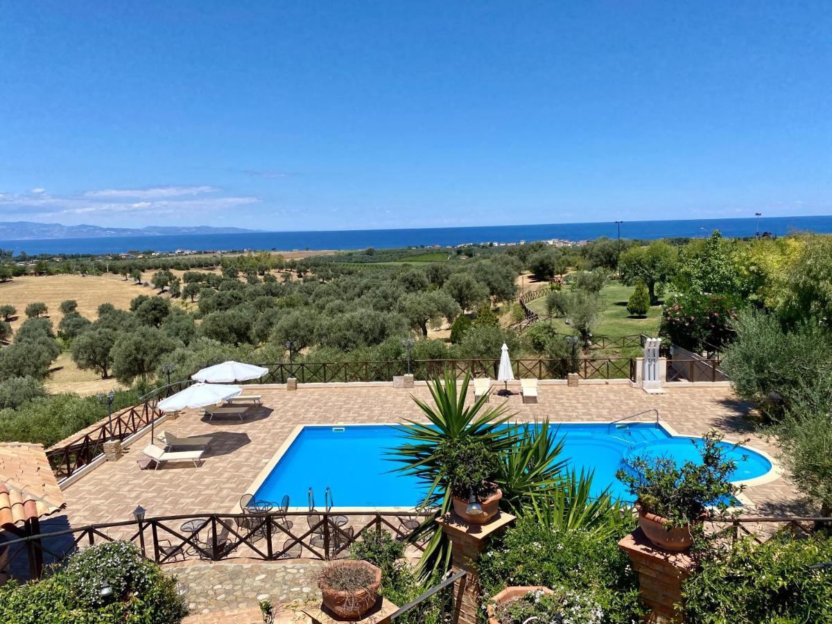 Le Colline Del Gelso-Masseria Mazzei Vendégház Rossano Kültér fotó