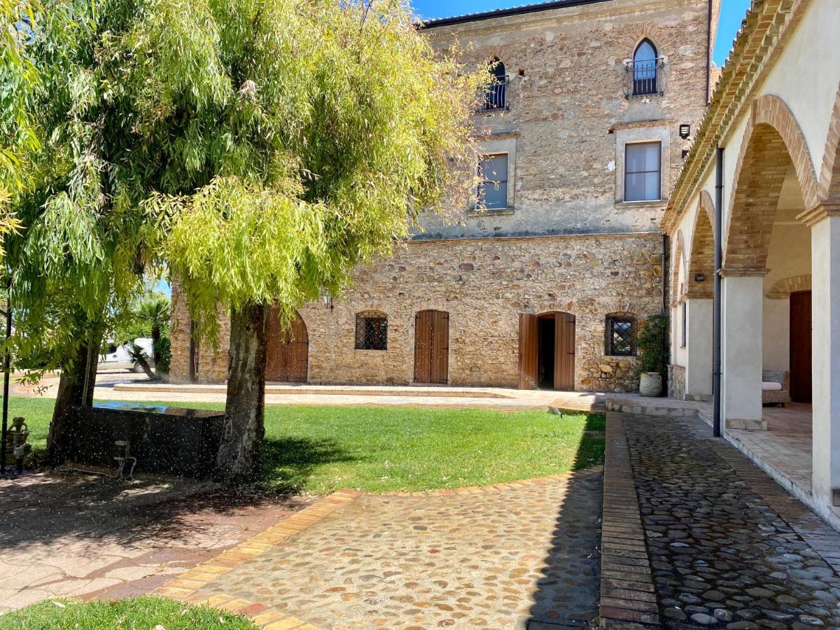 Le Colline Del Gelso-Masseria Mazzei Vendégház Rossano Kültér fotó