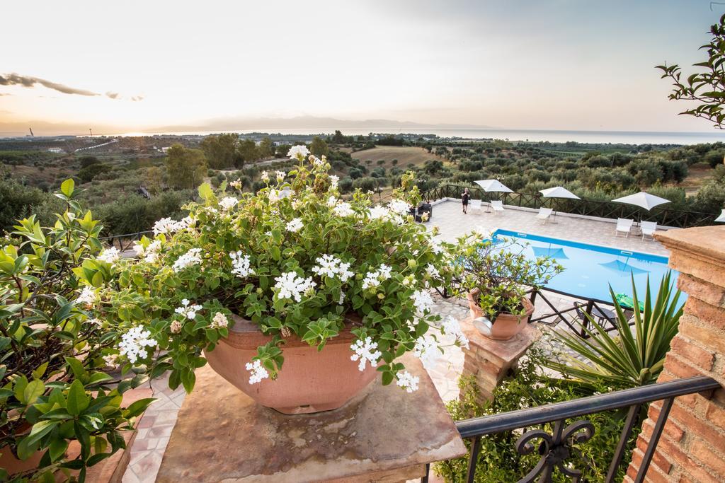 Le Colline Del Gelso-Masseria Mazzei Vendégház Rossano Kültér fotó